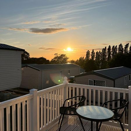Escape City Caravan Lytchett Minster Exterior photo