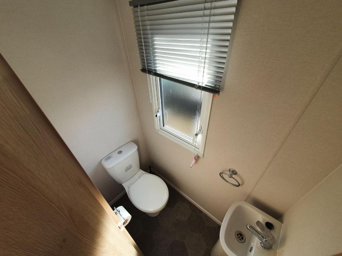 Escape City Caravan Lytchett Minster Exterior photo